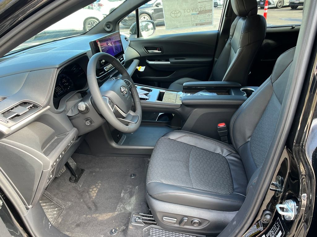 New 2026 Toyota Sienna Platinum image 9