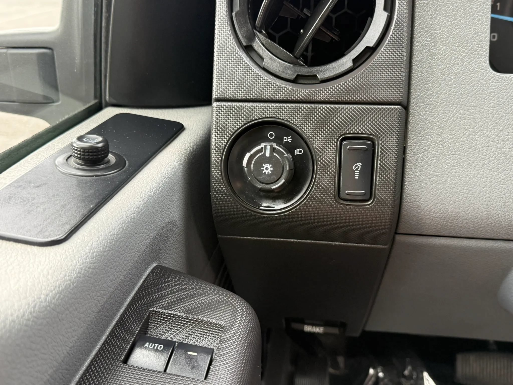 Used 2012 Ford F550 2WD Regular Cab Super Duty w/ Payload Upgrade Pkg image 19