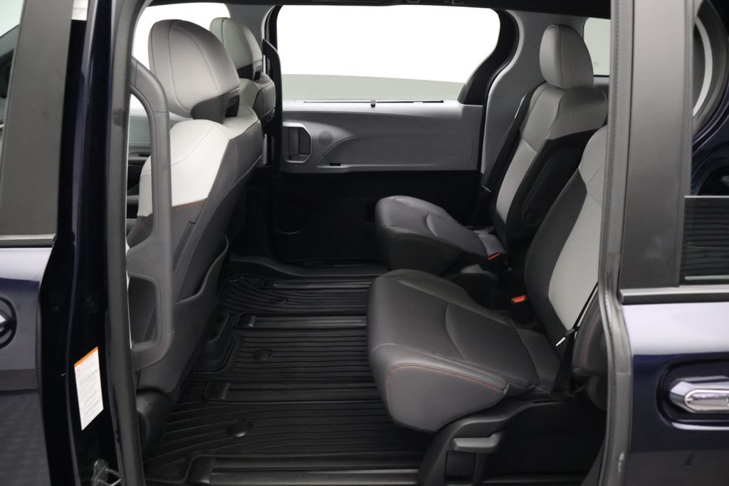Certified 2024 Toyota Sienna XSE FWD image 19