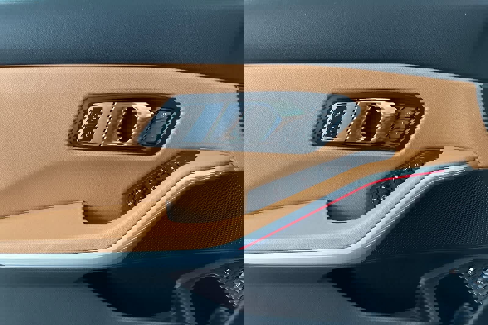 Used 2023 BMW 330e xDrive 330e xDrive w/ Driving Assistance Package image 12