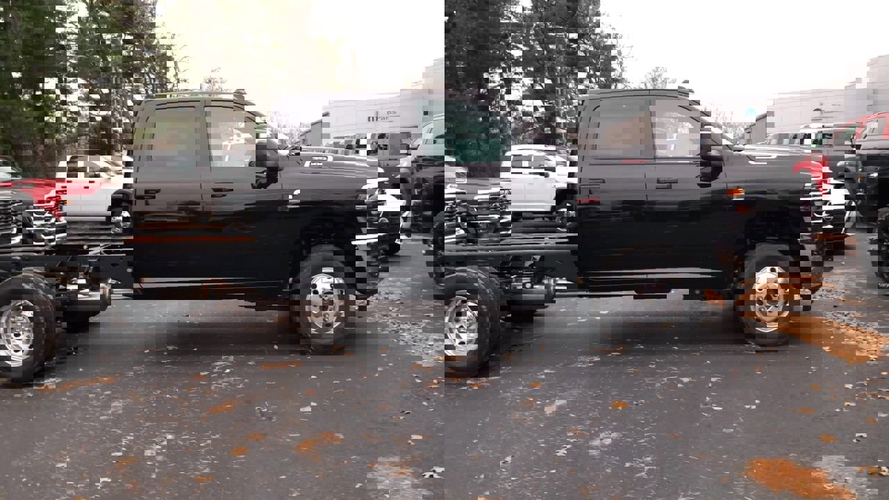 New 2026 RAM 3500 Tradesman w/ Chrome Appearance Group image 9