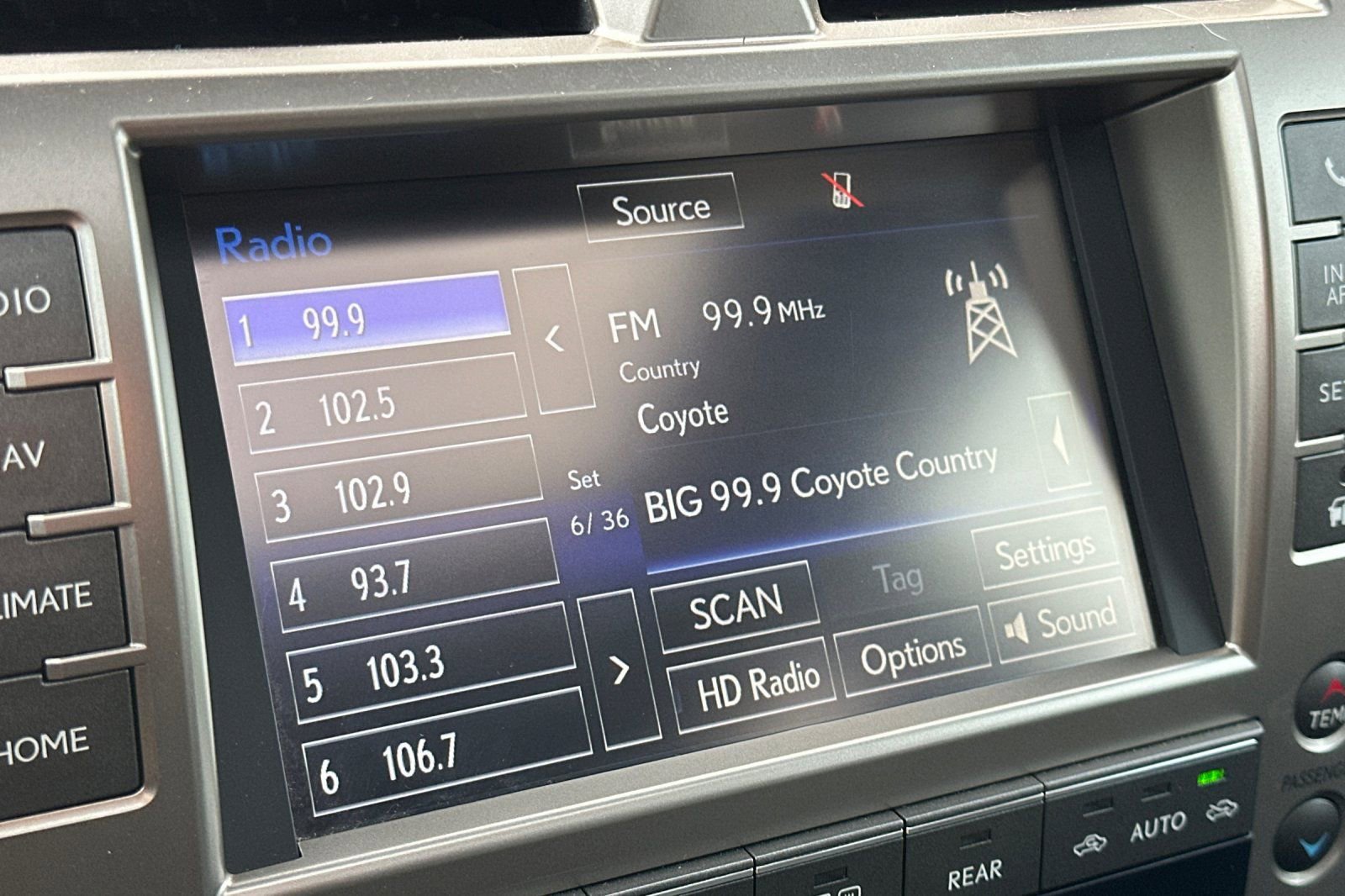 Used 2021 Lexus GX 460 Premium w/ Accessory Package image 25