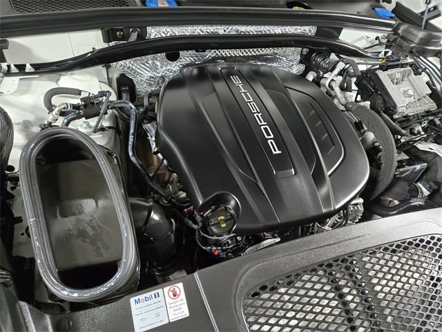 Used 2021 Porsche Macan Base image 27