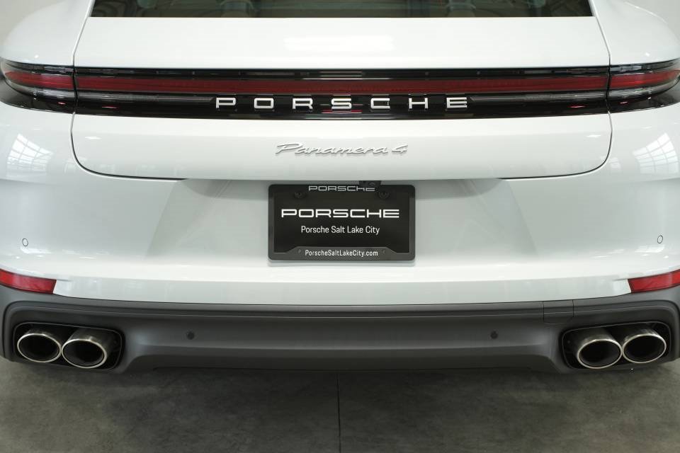 New 2025 Porsche Panamera 4 image 38