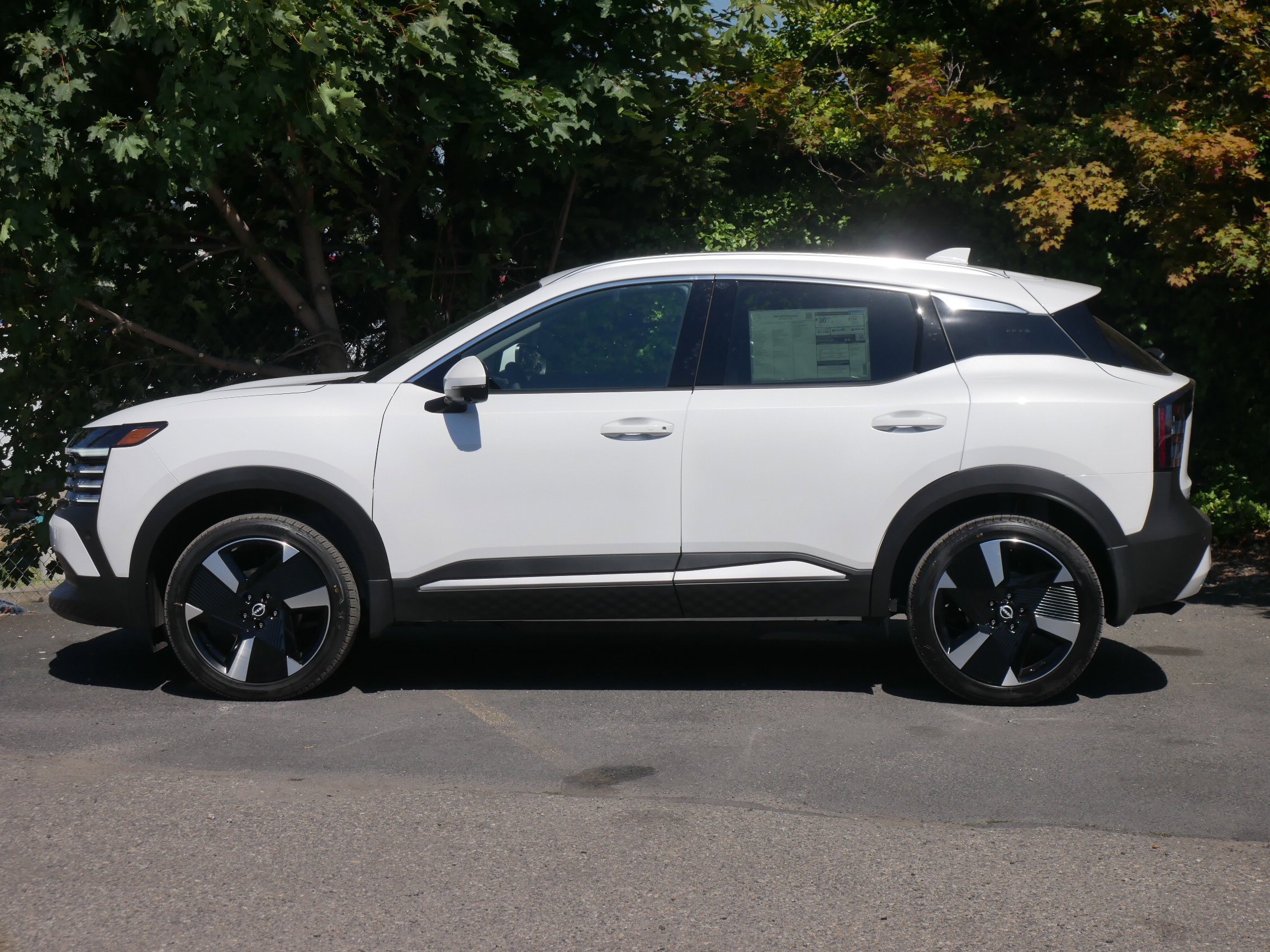 New 2025 Nissan Kicks SR w/ SR Premium Package image 15