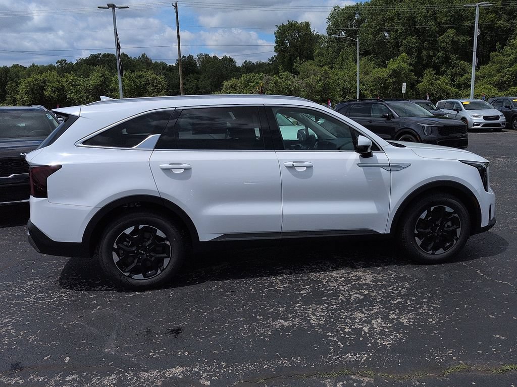 New 2026 Kia Sorento S FWD image 2