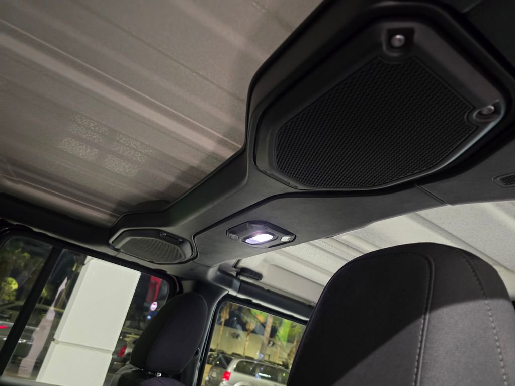 Certified 2018 Jeep Wrangler Unlimited Sahara image 39