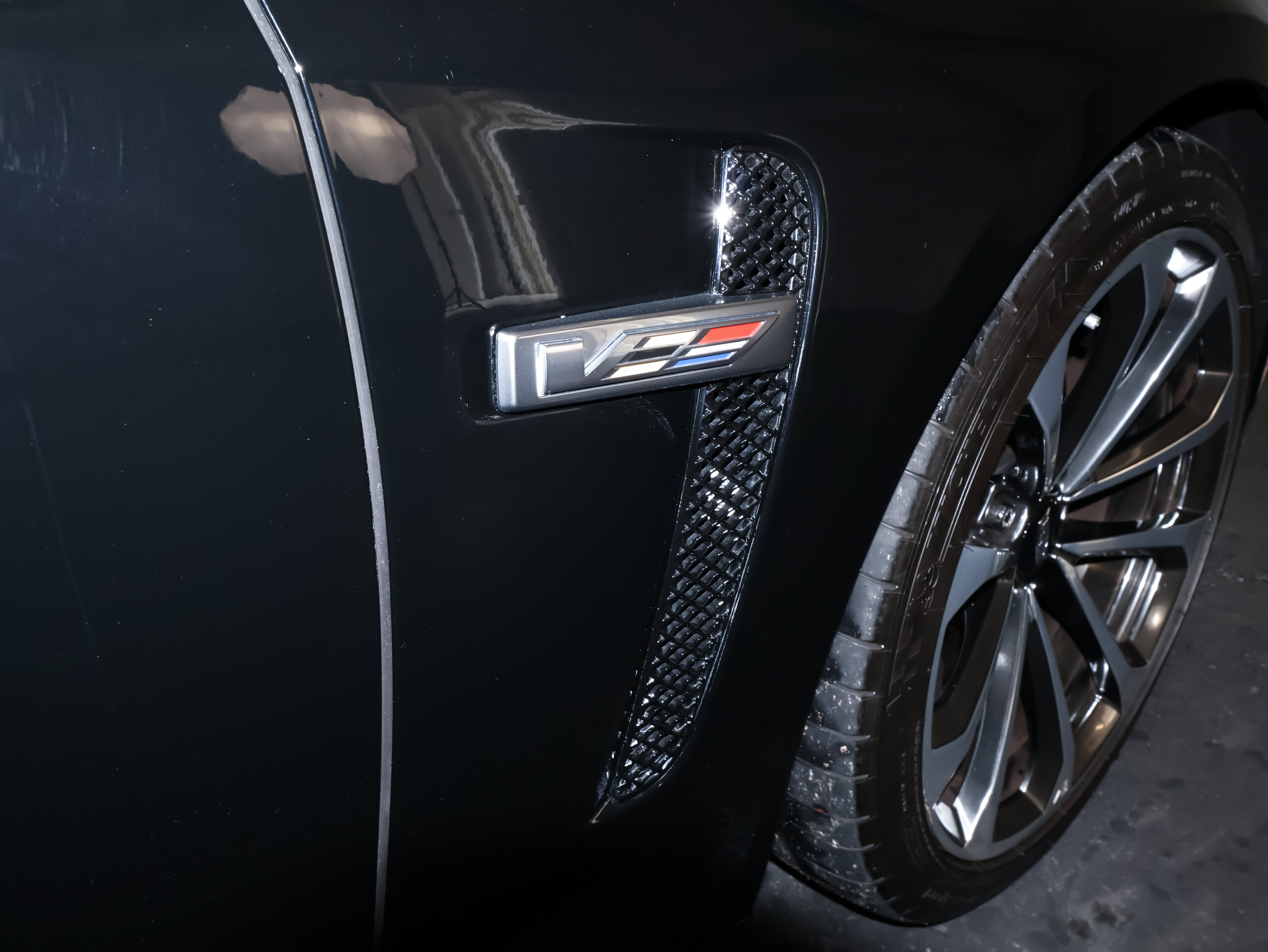 Used 2019 Cadillac CTS V w/ Luxury Package RWD image 46