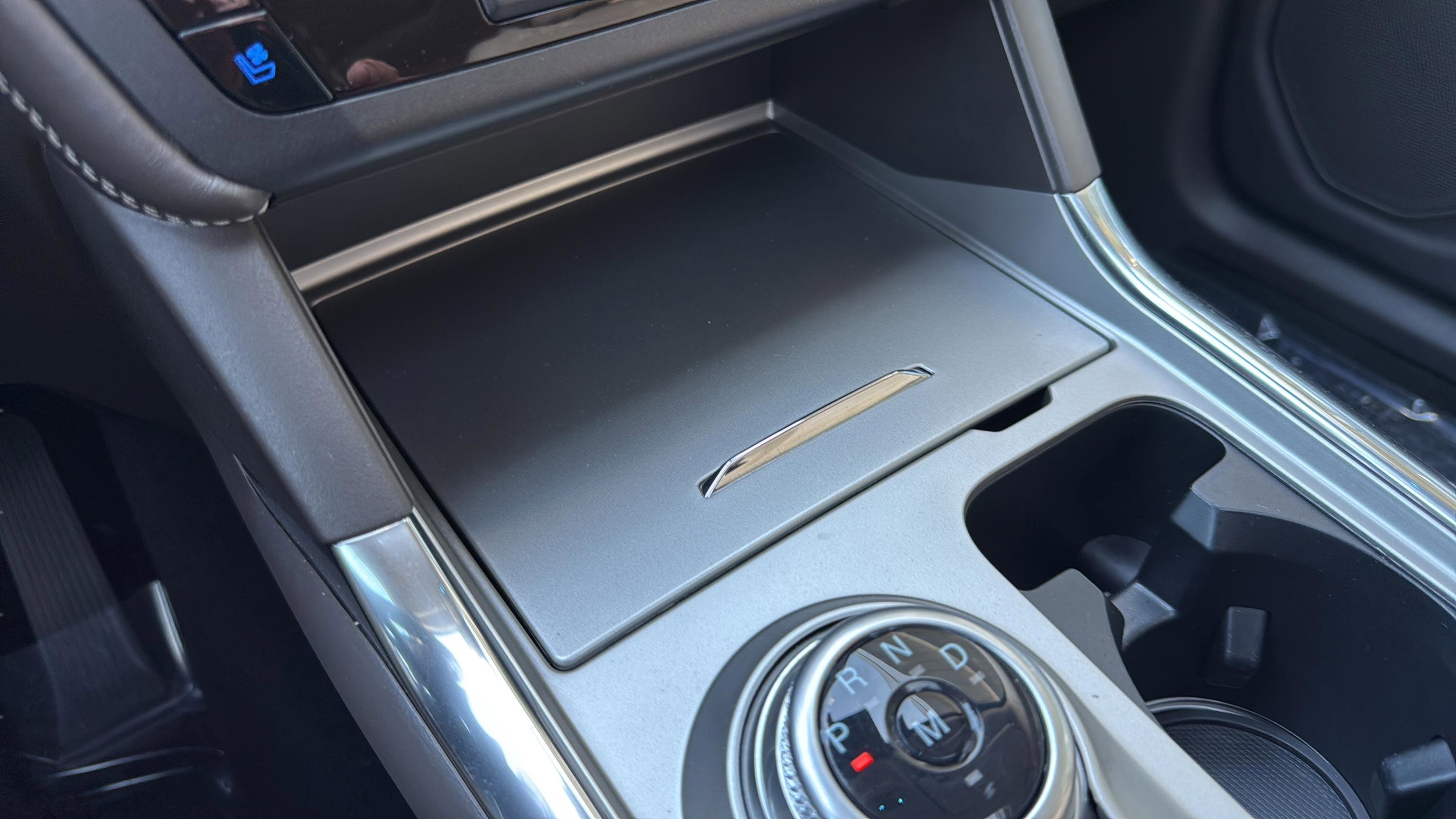 Used 2020 Ford Explorer Platinum w/ Premium Technology Package image 52