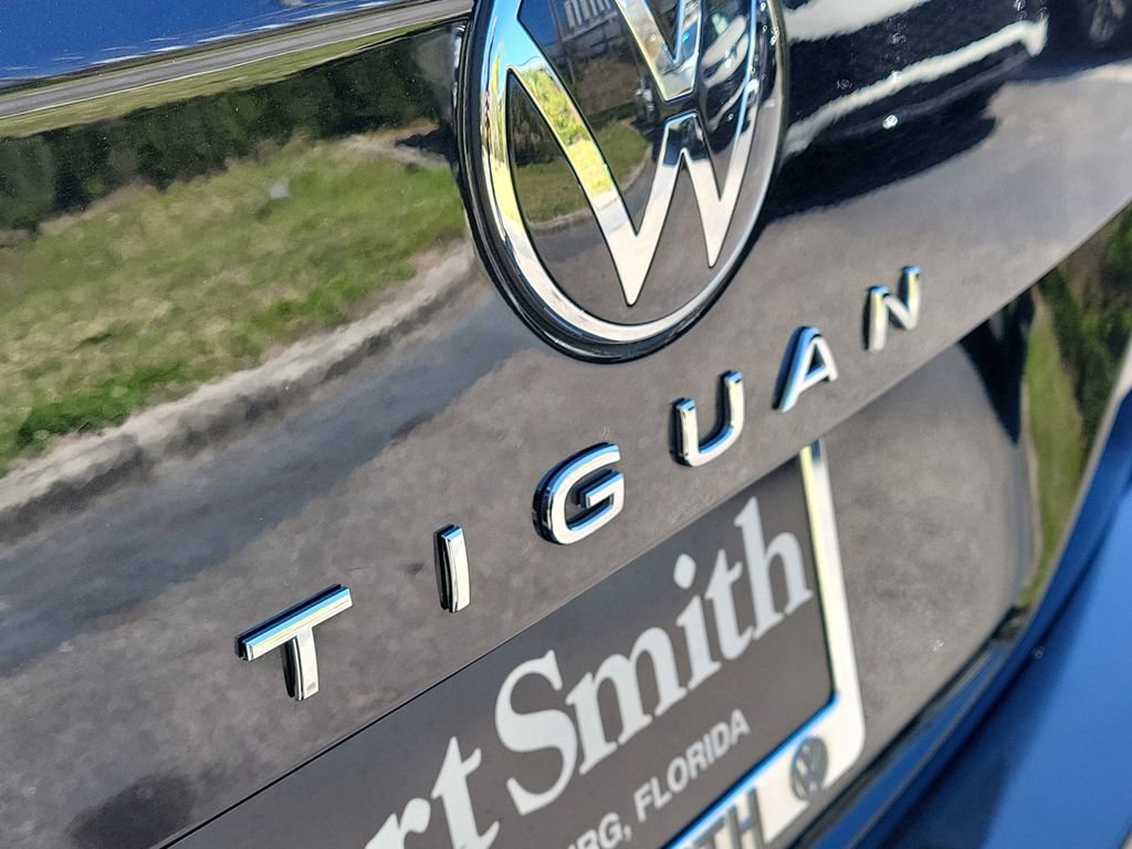 Used 2023 Volkswagen Tiguan SE R-Line image 6