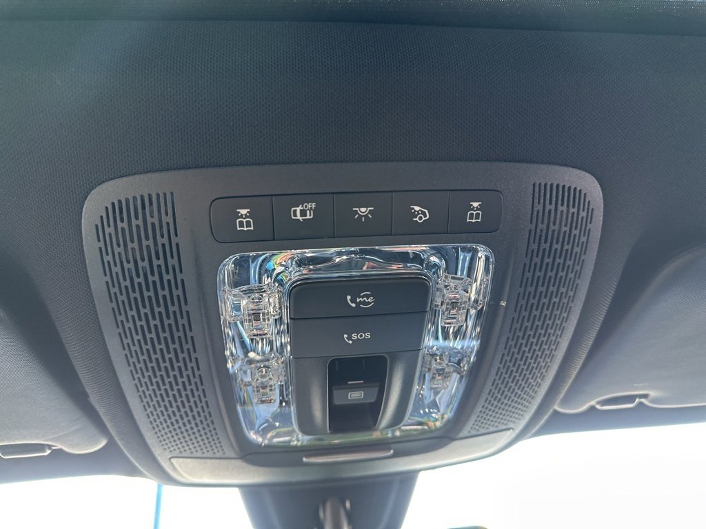 Used 2020 Mercedes-Benz GLB 250 4MATIC image 35