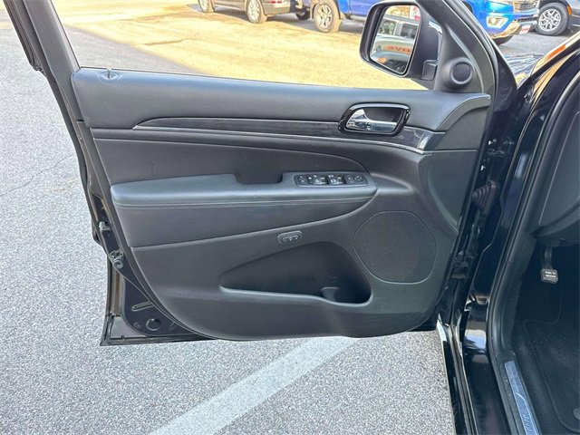 Used 2020 Jeep Grand Cherokee Overland image 21