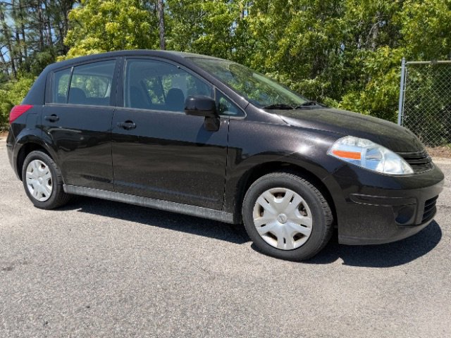 Used 2010 Nissan Versa 1.8 S image 1