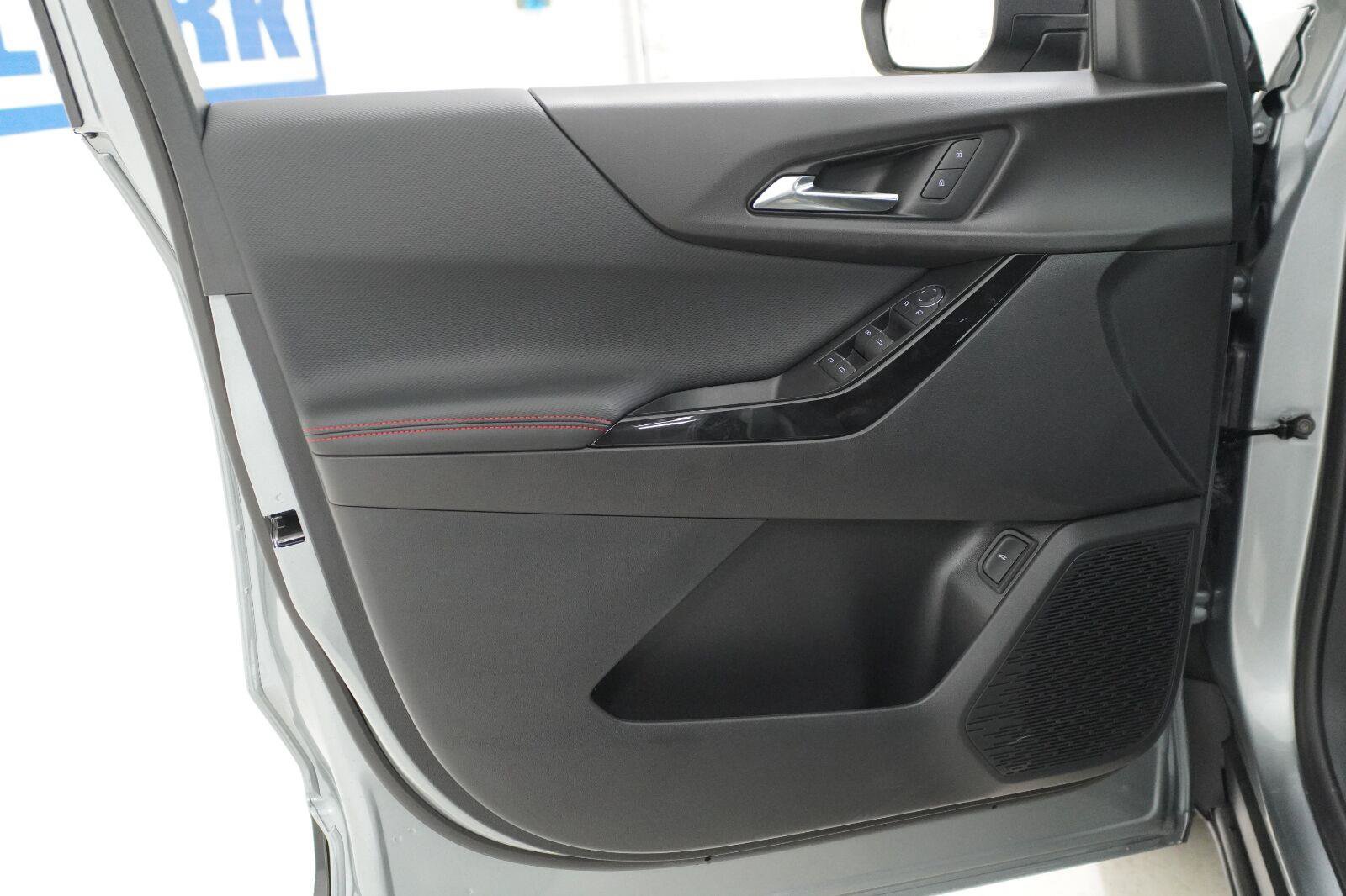 New 2027 Chevrolet Equinox RS FWD image 19