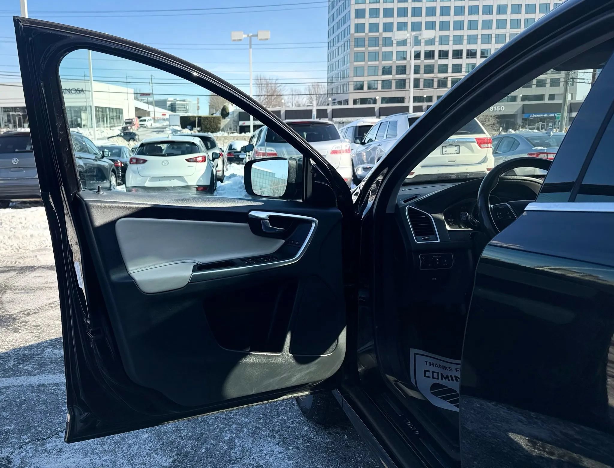 Used 2017 Volvo XC60 T5 Dynamic w/ Preferred Option Package image 9