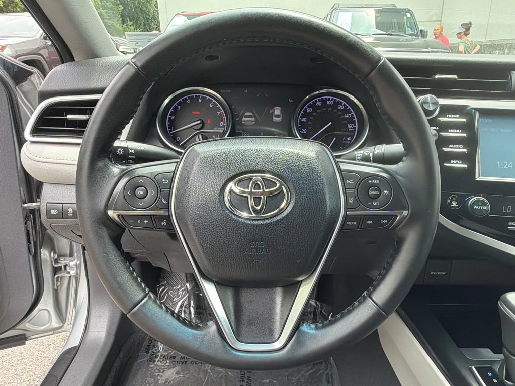 Used 2018 Toyota Camry XLE FWD image 27