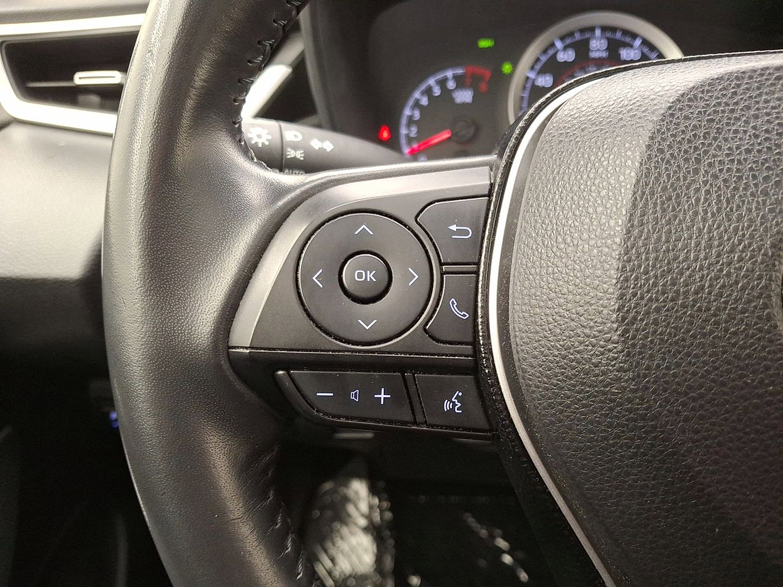 Certified 2021 Toyota Corolla SE w/ SE Premium Package FWD image 17