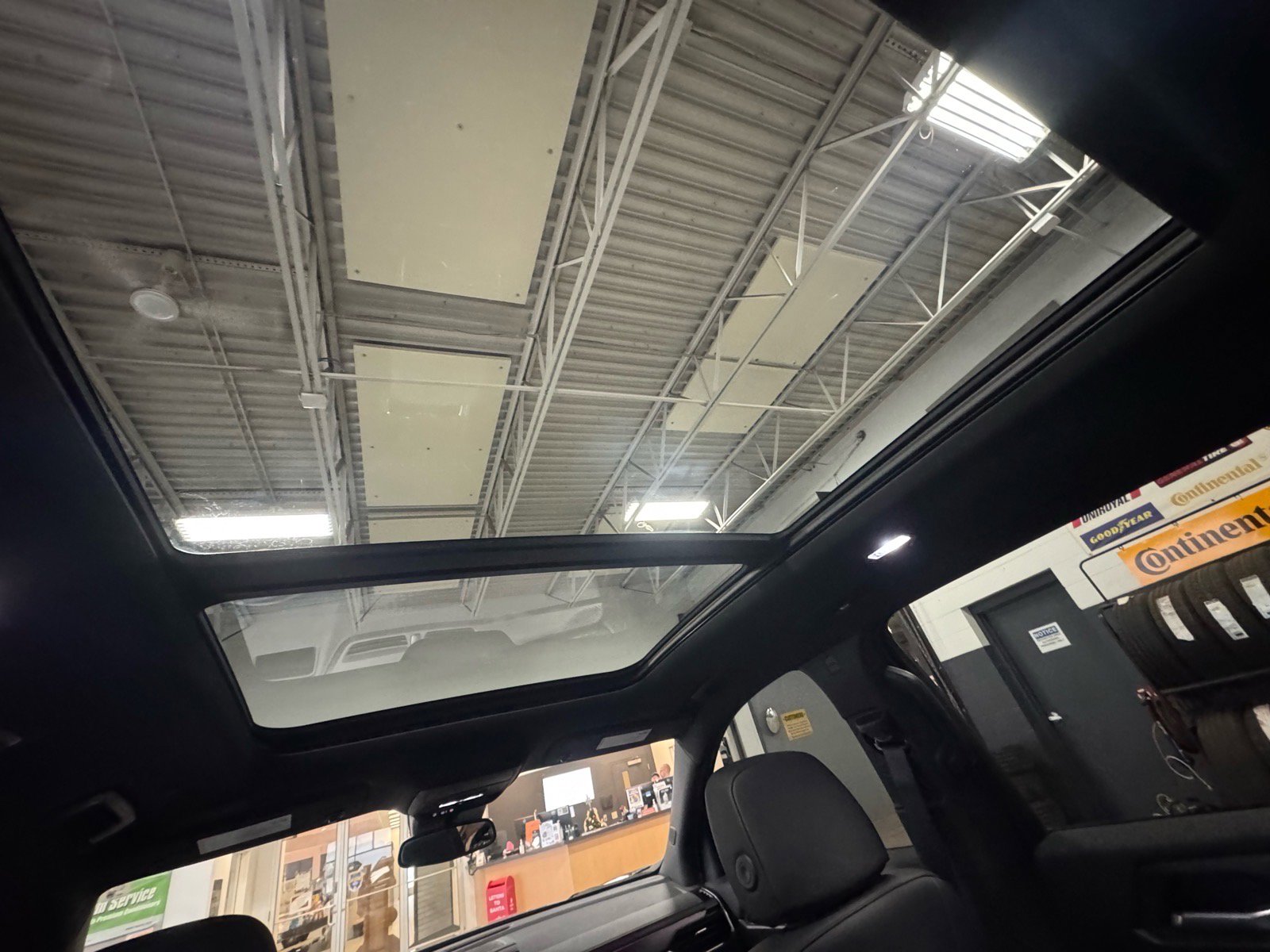 Used 2024 GMC Acadia AT4 w/ Luxury Package image 12