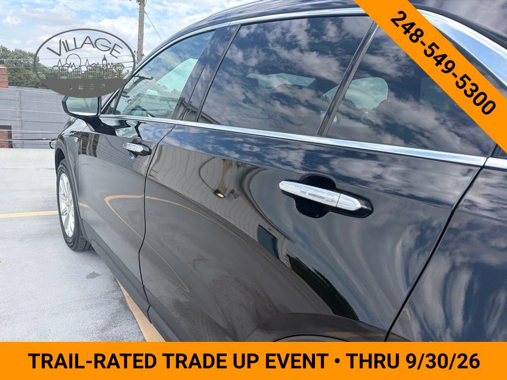 Used 2019 Cadillac XT4 Luxury w/ Cold Weather Package AWD/4WD image 9