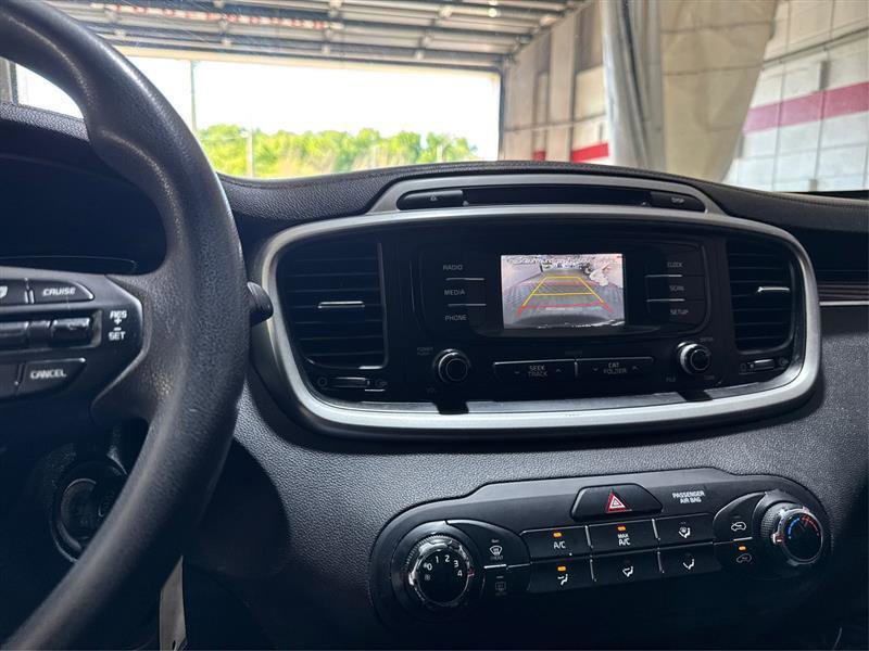 Used 2017 Kia Sorento AWD image 28