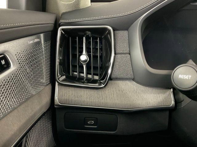 New 2026 Volvo XC90 B6 Ultra w/ Lounge Package image 20