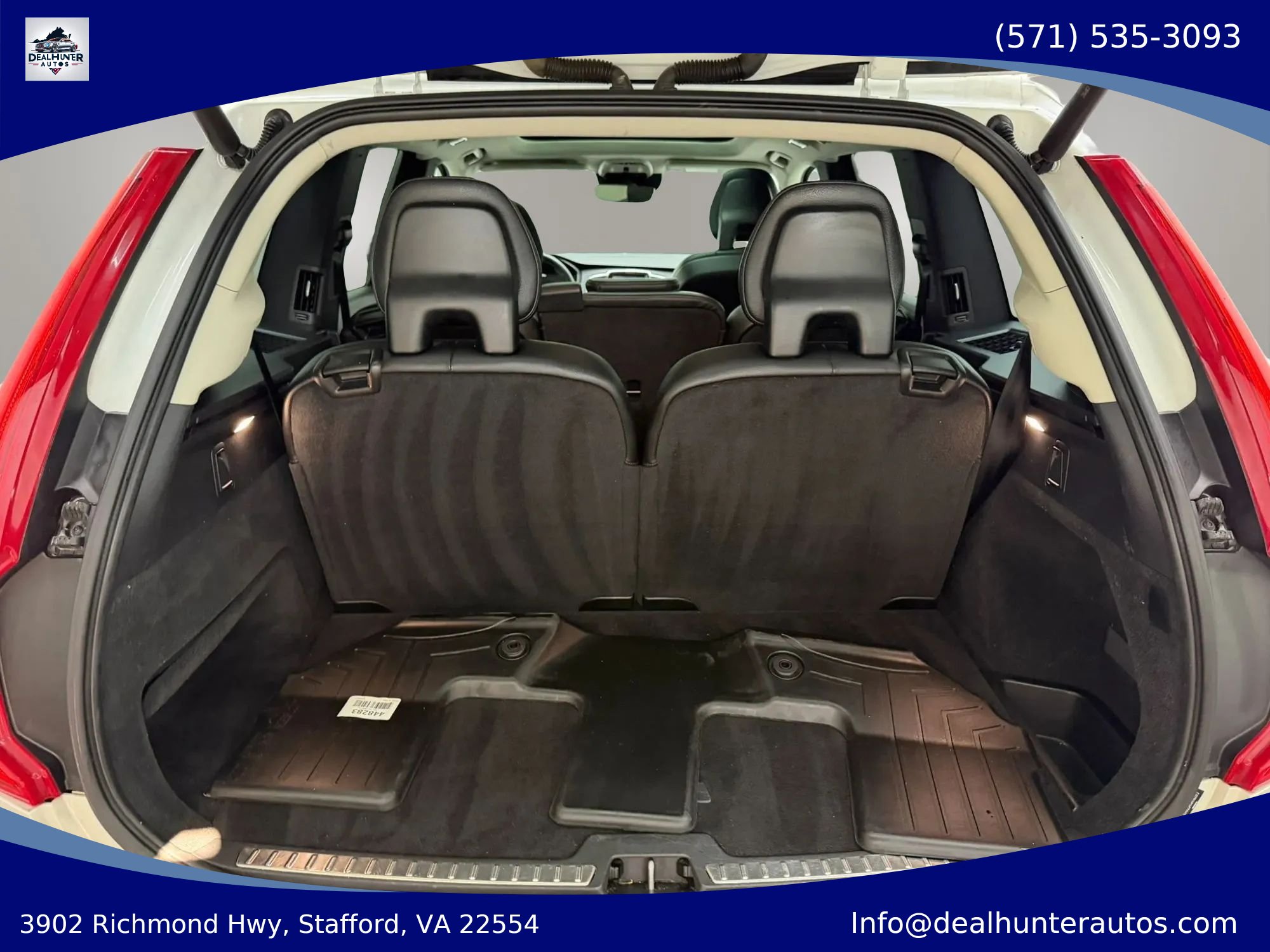 Used 2017 Volvo XC90 T6 Momentum w/ Momentum Plus Package AWD/4WD image 14