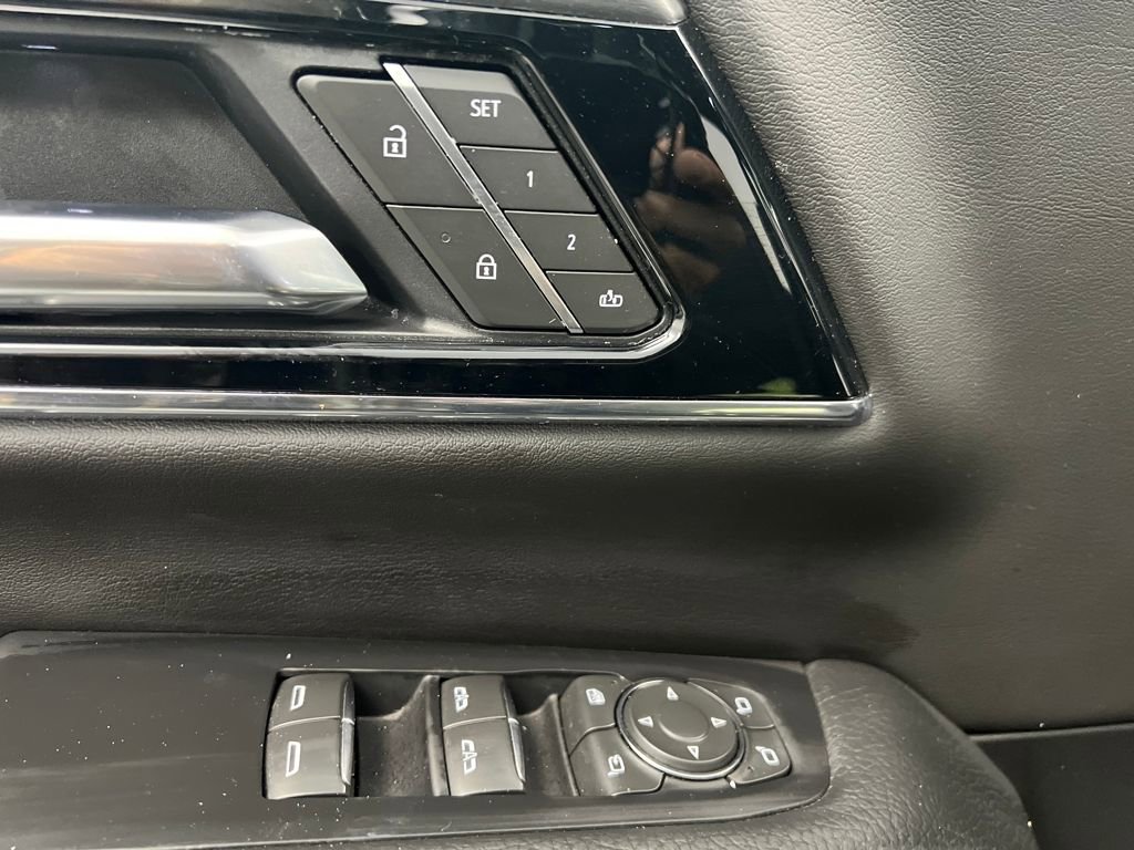 Used 2025 GMC Yukon Denali image 12