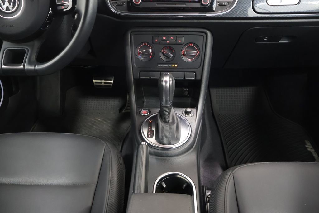 Used 2014 Volkswagen Beetle R-Line FWD image 20