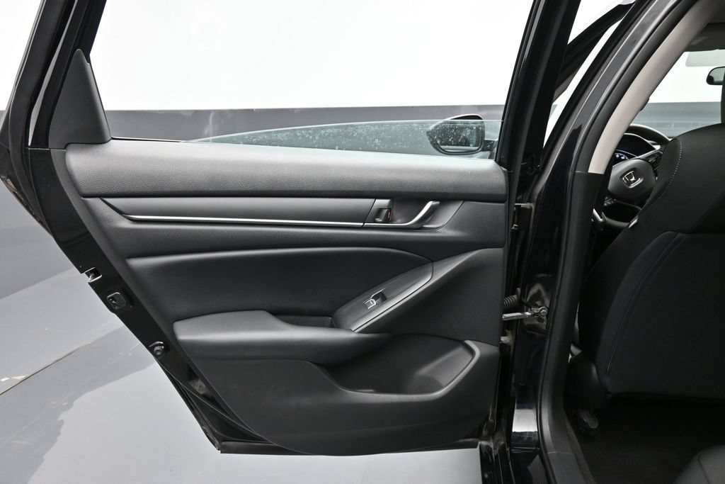 Used 2018 Honda Accord LX image 23
