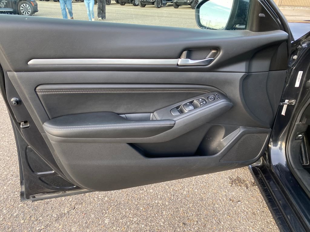Used 2019 Nissan Altima 2.5 SV image 11