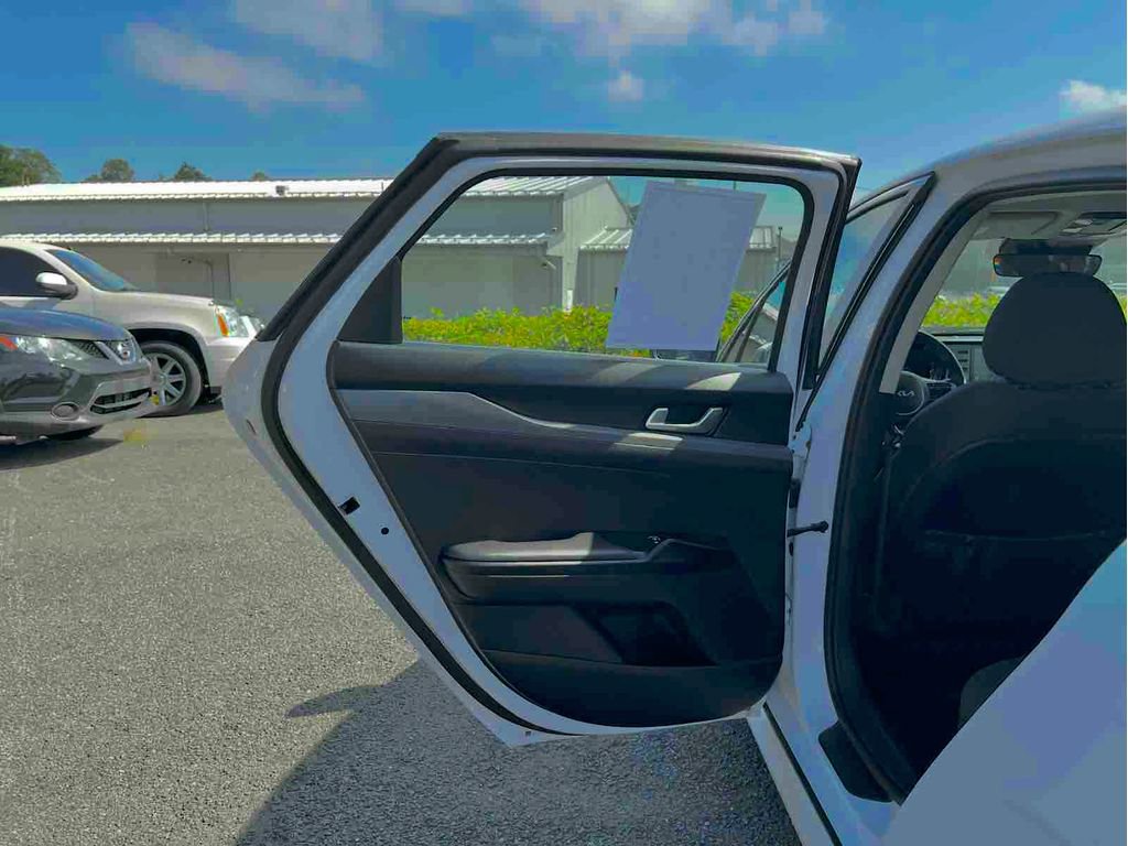 Used 2023 Kia K5 LXS image 15
