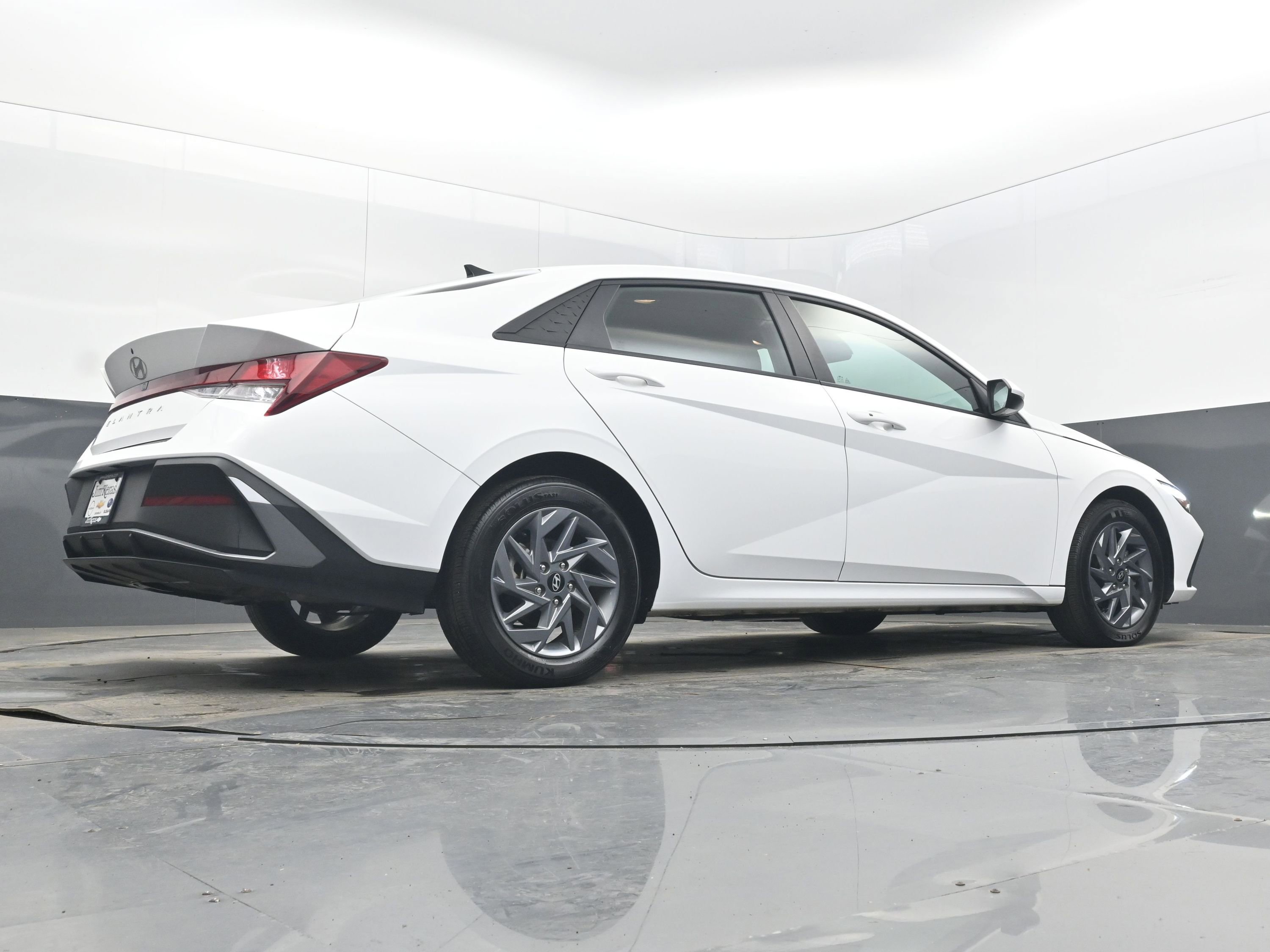 Used 2024 Hyundai Elantra SEL image 41