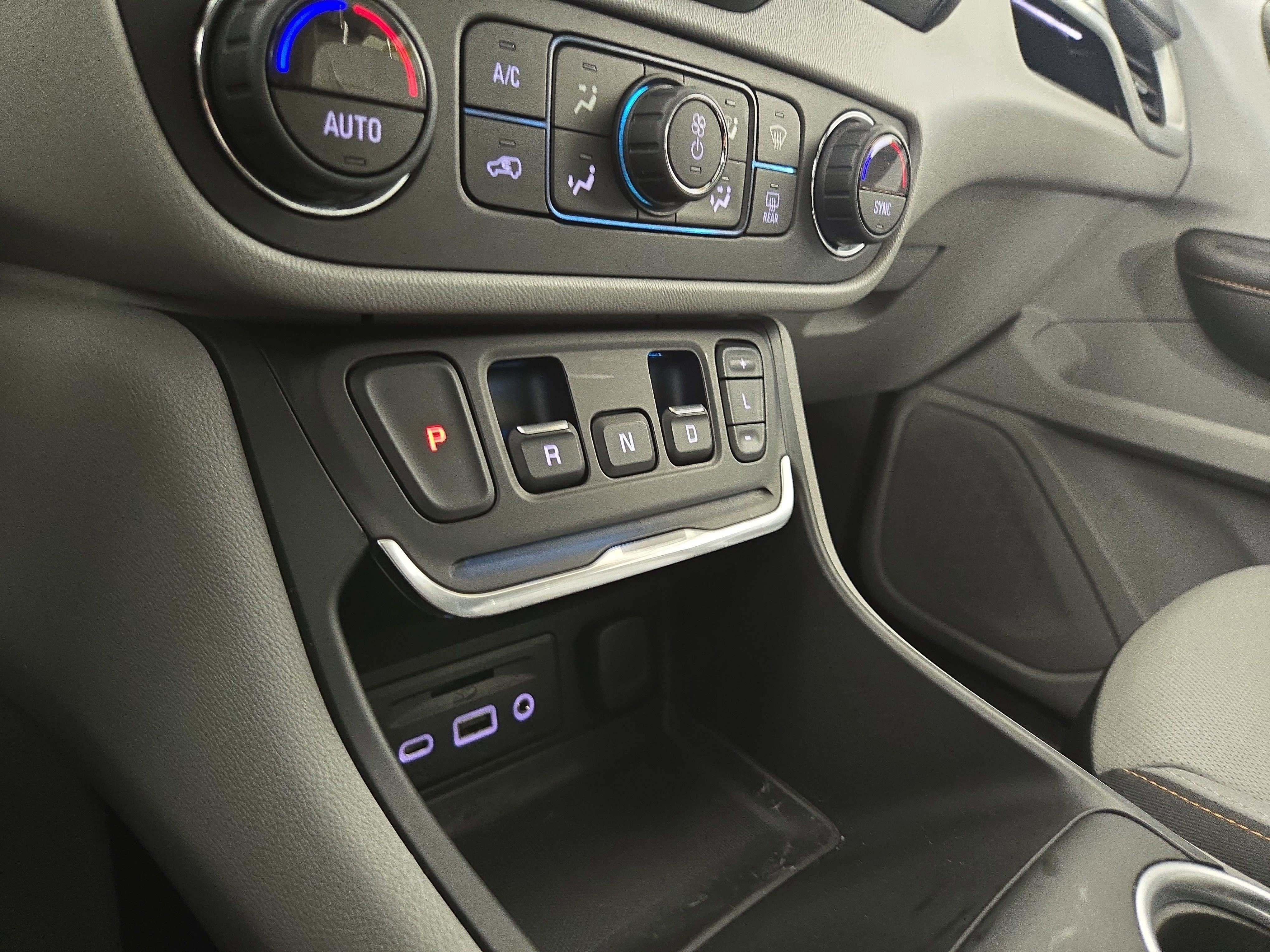 Certified 2020 GMC Terrain SLT w/ Preferred Package image 23