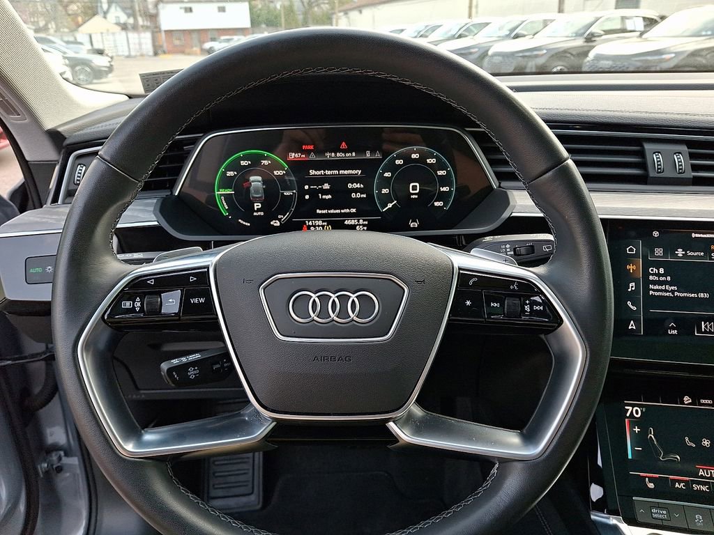 Used 2023 Audi e-tron Premium w/ Convenience Plus Package image 21