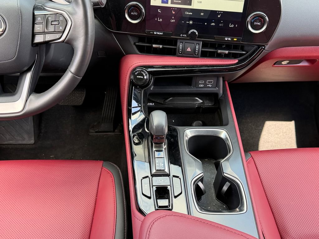 Certified 2024 Lexus NX 250 FWD w/ Towing Package (2000 Lbs) image 13