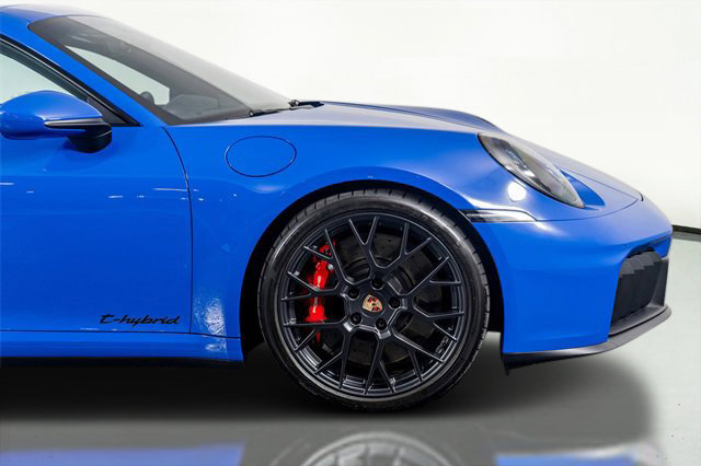 Used 2025 Porsche 911 Carrera GTS image 7