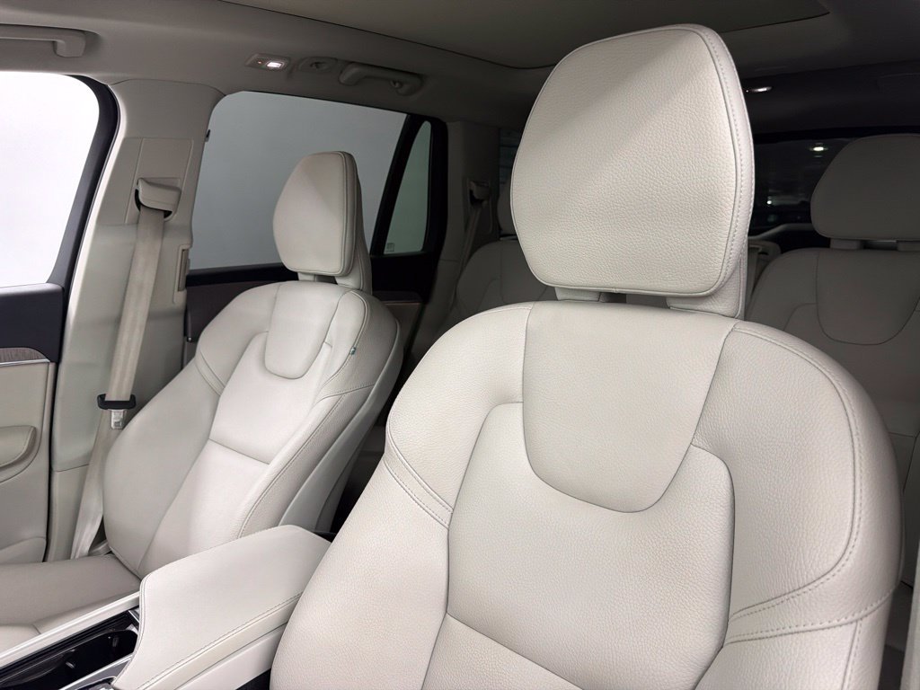 Used 2023 Volvo XC90 B6 Plus AWD/4WD image 25