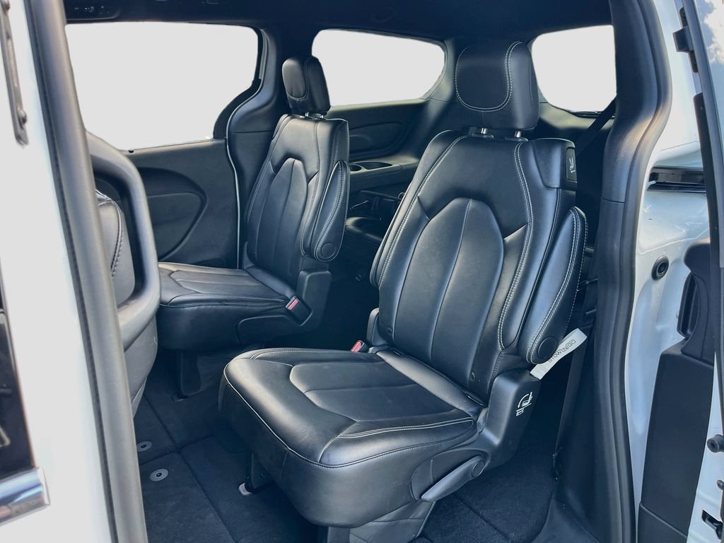Used 2026 Chrysler Pacifica Select FWD image 23