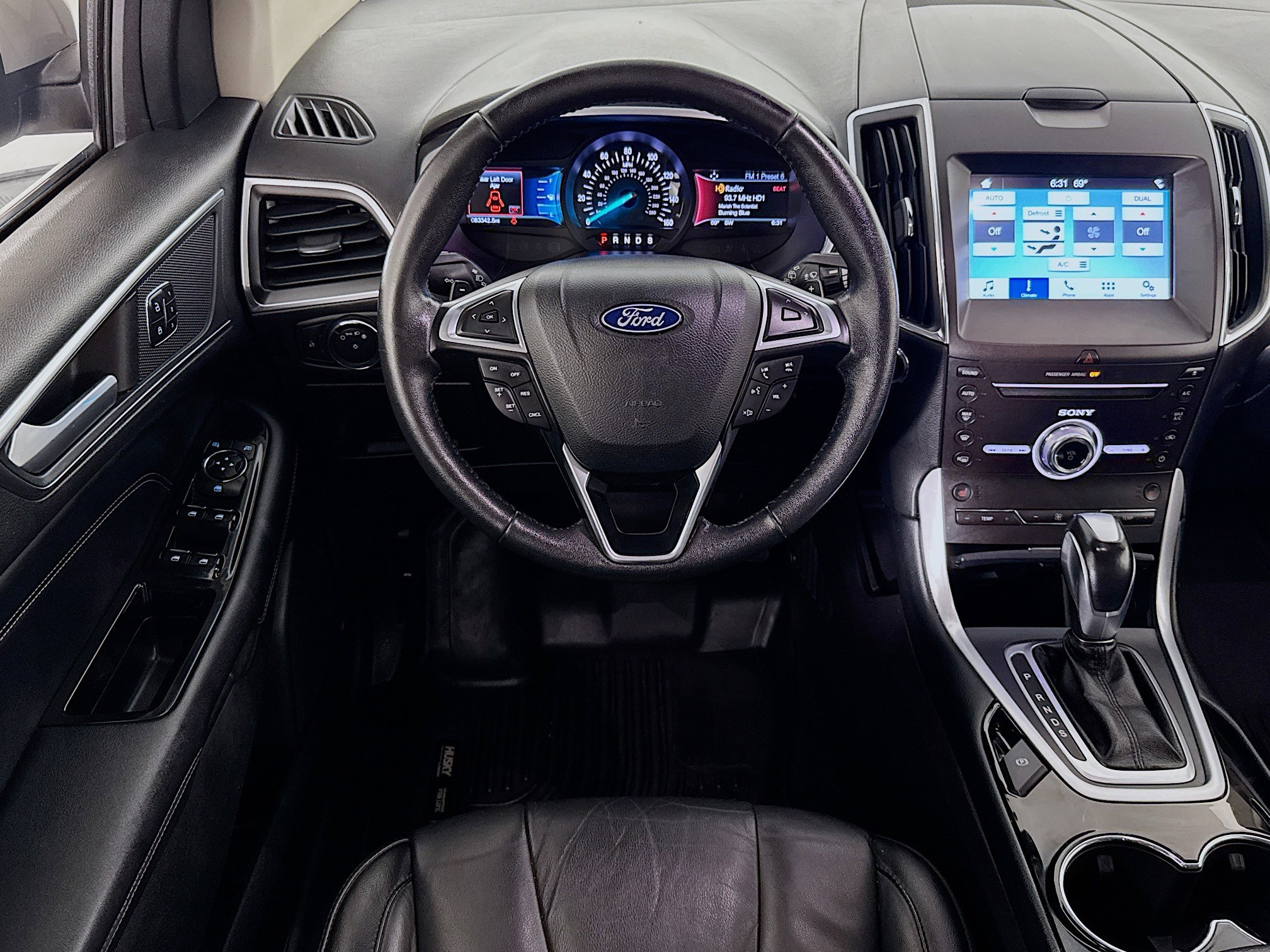 Used 2018 Ford Edge Titanium FWD image 16