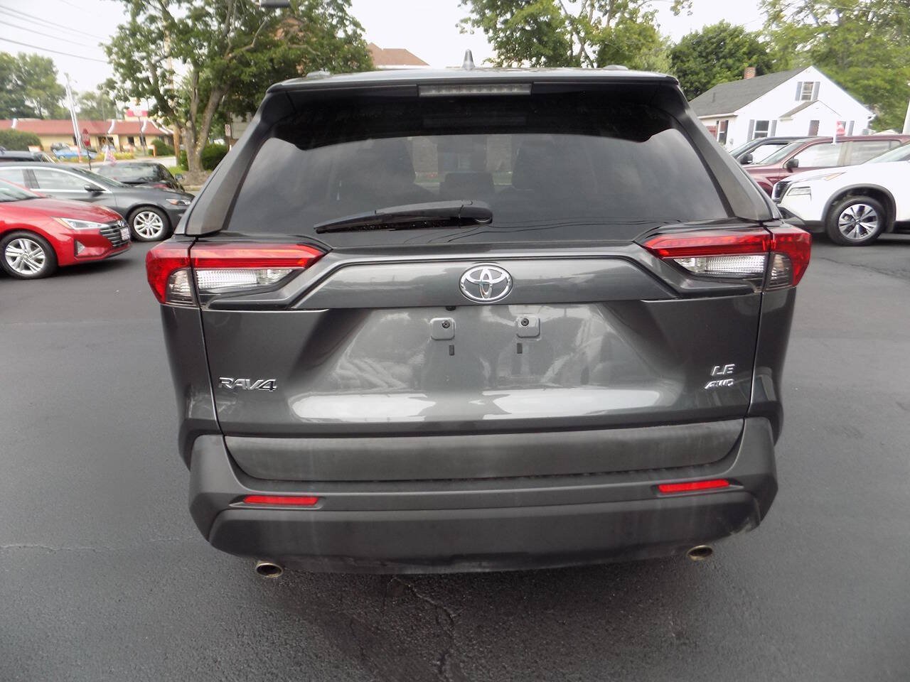 Used 2020 Toyota RAV4 LE w/ Carpet Mat Package AWD/4WD image 5