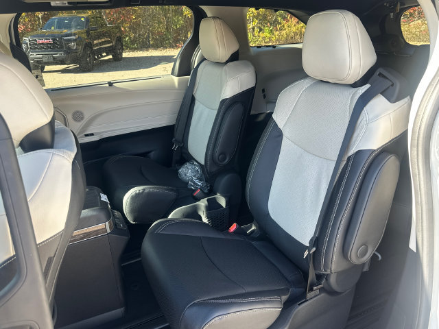 New 2026 Toyota Sienna Platinum AWD/4WD image 15