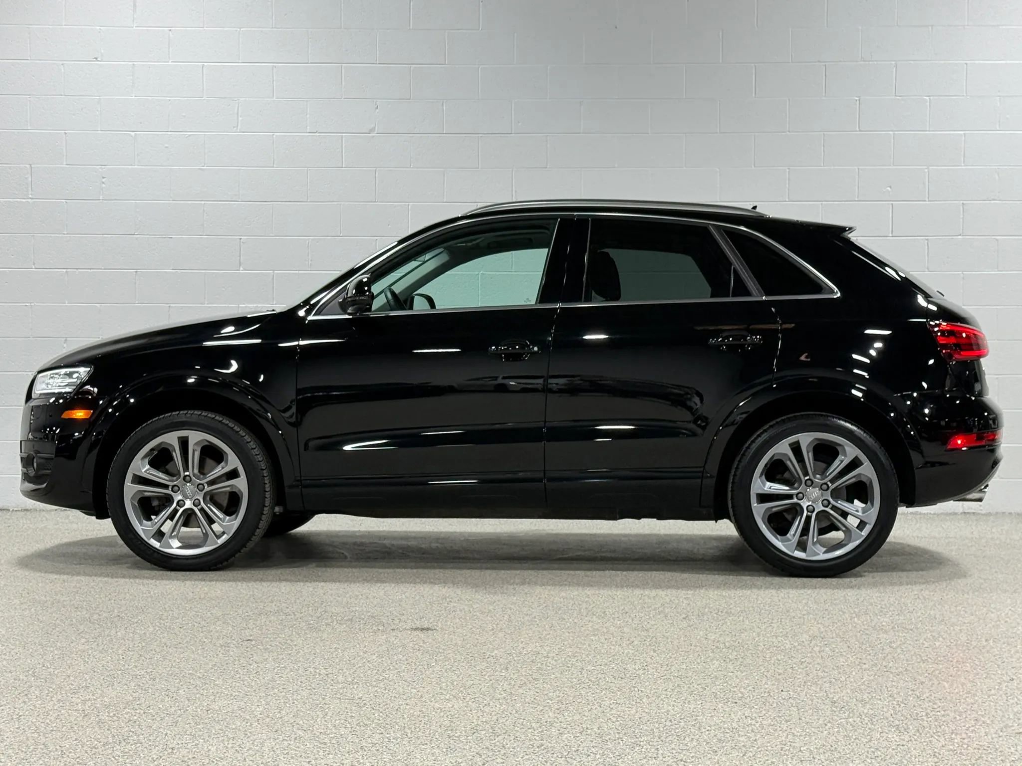 Used 2015 Audi Q3 2.0T Prestige w/ Prestige Package AWD/4WD image 9