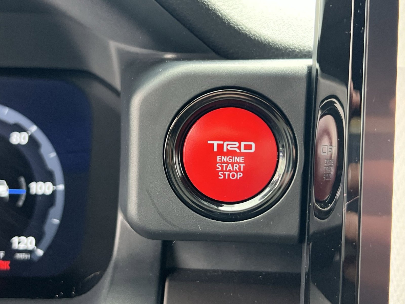 Used 2024 Toyota Tacoma TRD Off-Road w/ TRD Off Road Upgrade Package image 31