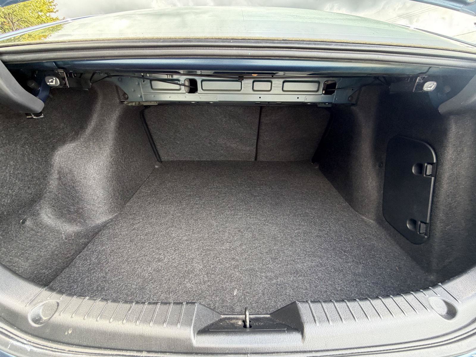 Used 2018 MAZDA MAZDA3 Touring FWD image 11
