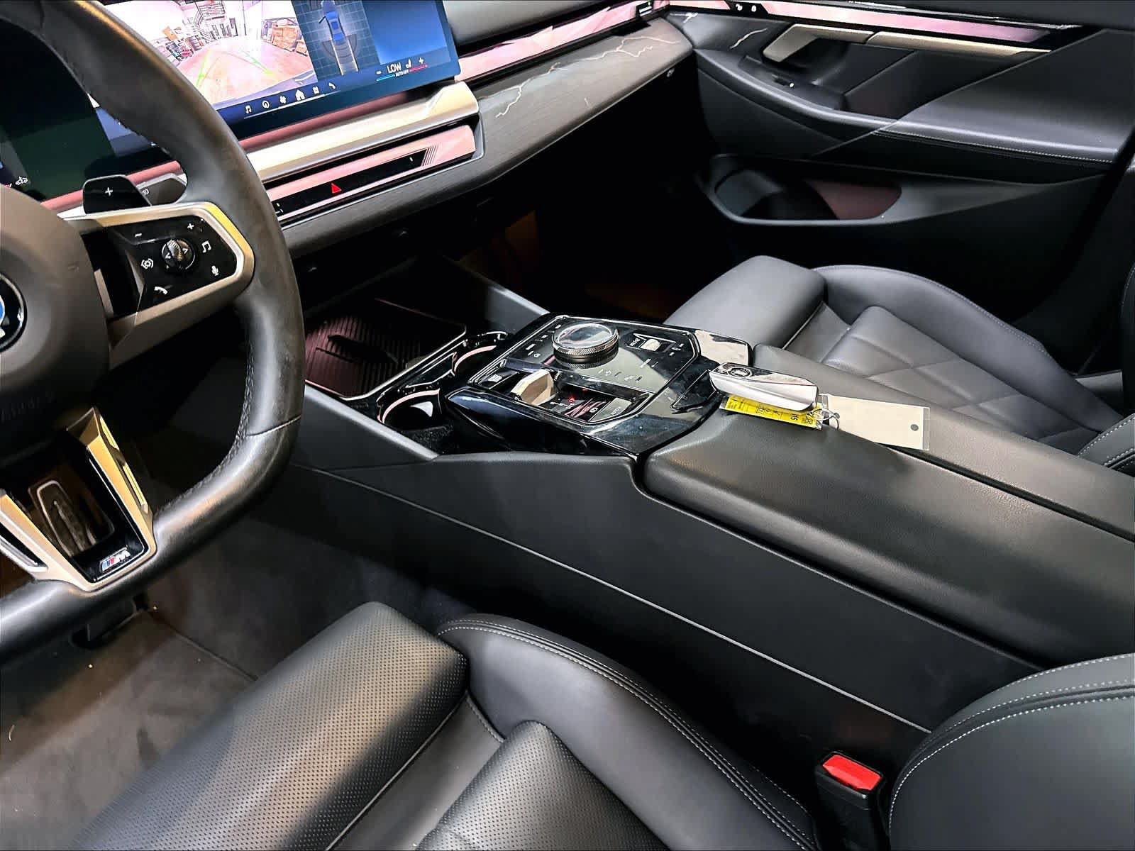 Used 2024 BMW 540i xDrive w/ M Sport Package AWD/4WD image 19