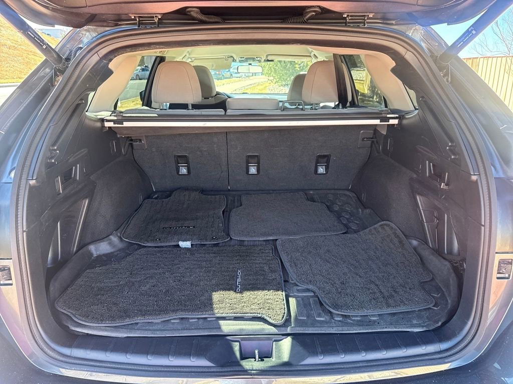 Used 2023 Subaru Outback Premium image 6