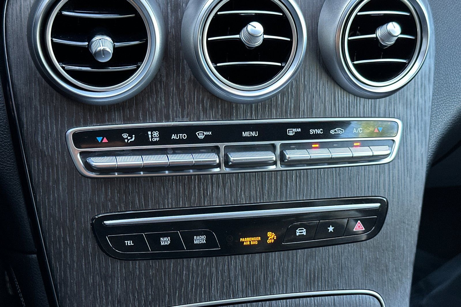 Used 2020 Mercedes-Benz GLC 300 image 24