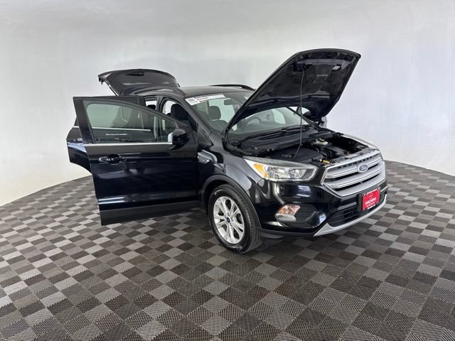 Used 2018 Ford Escape SE w/ Ford Safe & Smart Package FWD image 12