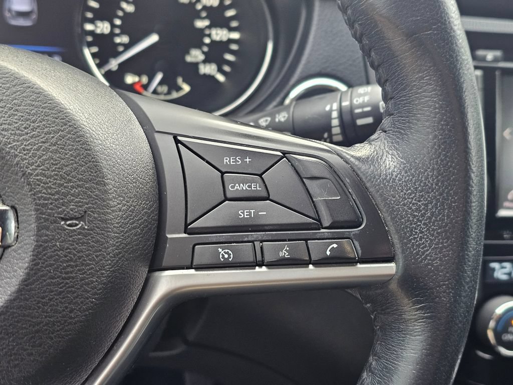 Used 2018 Nissan Rogue SV FWD image 24
