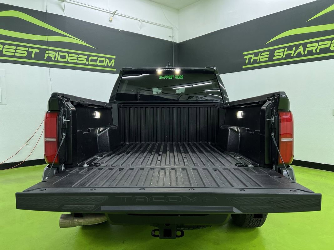 Used 2025 Toyota Tacoma TRD Off-Road AWD/4WD image 9